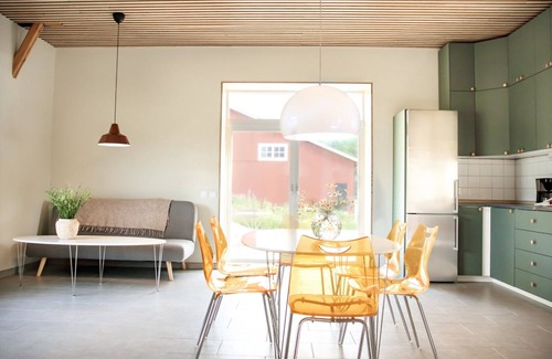 Jat House | Modern accommodation in a scenic setting