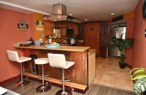 Bellwood Condo | Modern Airport Oasis -Minutes from O'Hare Airport and Downtown Chicago