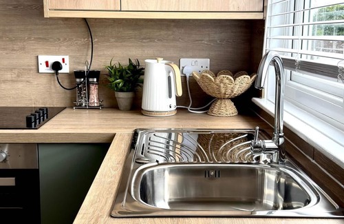 Livingston Apartment | Modern Almondvale Apartment