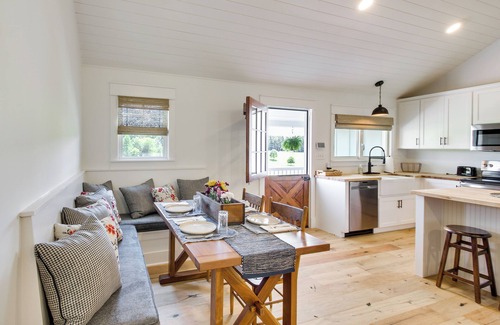 Altavista House | Modern Altavista Farmhouse w/Countryside Views