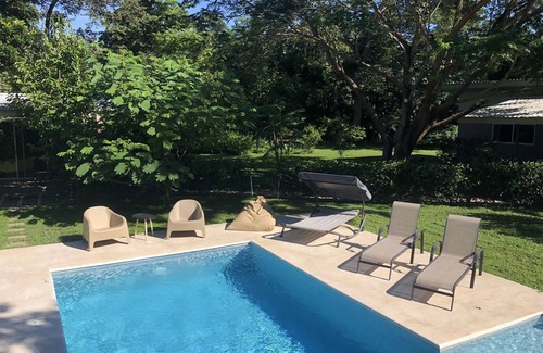 Tamarindo Cottage | Modern and bright bungalow, tucked away, nature all around
