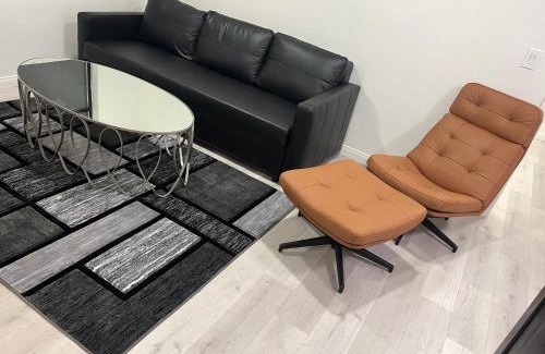 La Mesa Apartment | Modern and charming 1 bed first floor apartment