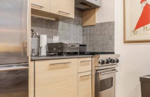 Upper East Side Apartment | Modern and Comfortable 1 bedroom and 1.5 bath duplex apartment with terrace!