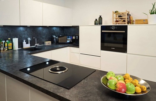 Kornwestheim Apartment | Modern and exclusive 3-room apartment with S-Bahn and supermarket connection