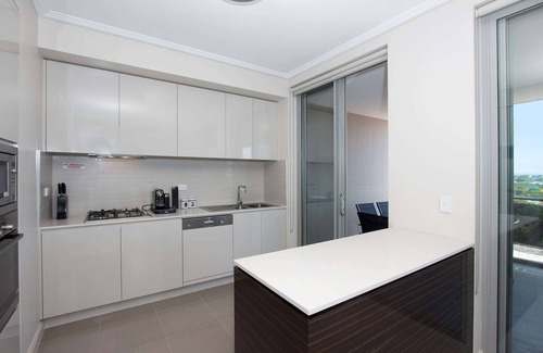 Bondi Junction Apartment | Modern and Spacious 2BR Bondi Junction Apartment Close to Everything