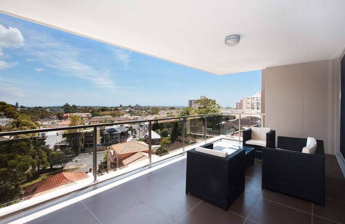 Bondi Junction Apartment | Modern and Spacious 2BR Bondi Junction Apartment Close to Everything