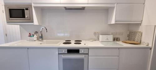 Llangollen Apartment | Modern and spacious 2 bedroom apartment with free parking