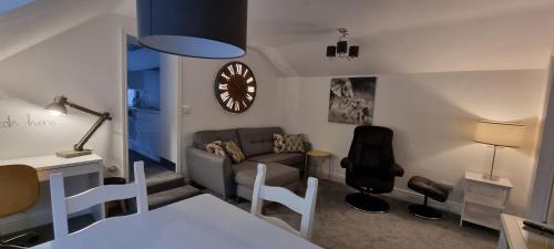 Llangollen Apartment | Modern and spacious 2 bedroom apartment with free parking
