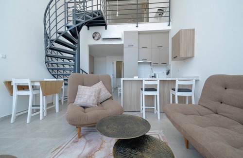 Esentepe Apartment | Modern and spacious apartment with beautiful roof terrace and sea view