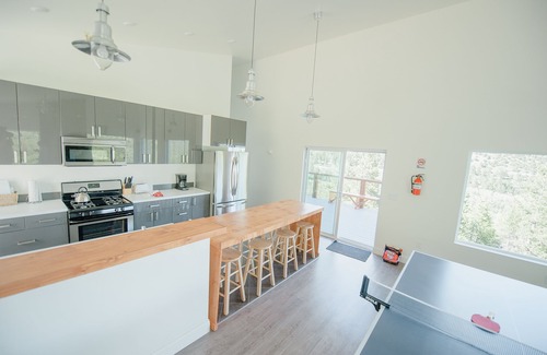 Whitepine House | Modern and Spacious Eco Ski Estate