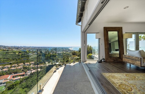 Pacific Palisades House | Modern and spacious 4 bedroom house, spectacular ocean views