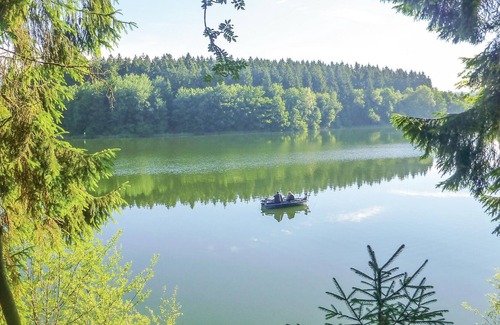 Buellingen Apartment | Modern and spacious vacation apartment near the Bütgenbach reservoir.