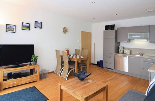 Roetz Apartment | Modern Apartment near Forest in Heinrichskirchen