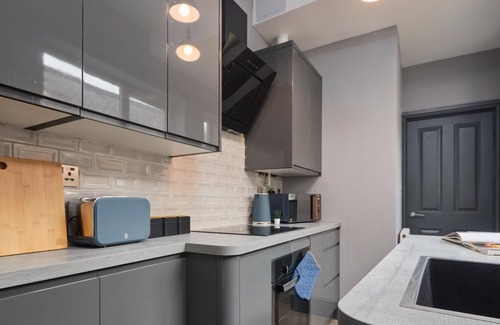 Darley Abbey Apartment | Modern Apartment for Contractors | Free Wi-Fi