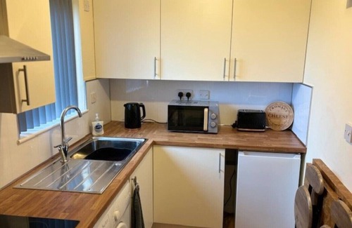 Airth Apartment | Modern apartment in Stenhousemuir with stunning views
