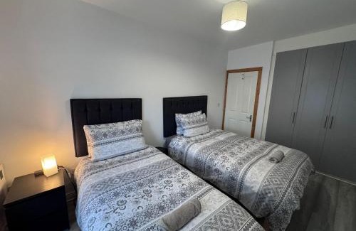 Ongar Apartment | Modern Apartment good distance from Dublin City and Airport 4people