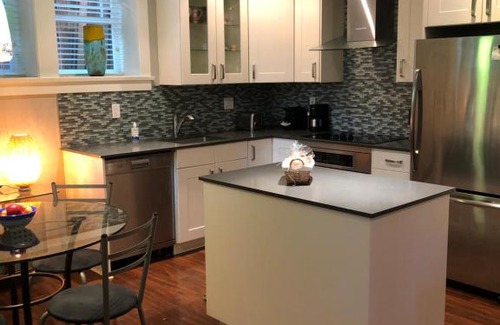 Kitsilano Apartment | Modern Apartment in Beautiful Kitsilano