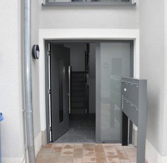 Bischofsheim Apartment | Modern Apartment in B'heim EG Nr 2