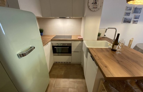 Llafranc Apartment | Modern apartment in Llafranc with A/C. No view