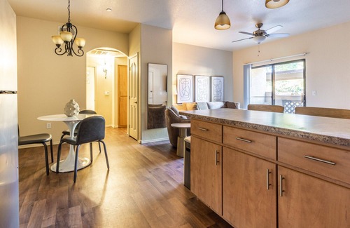 Avondale Apartment | Modern Apartment in Prime Location (ID7763X83)