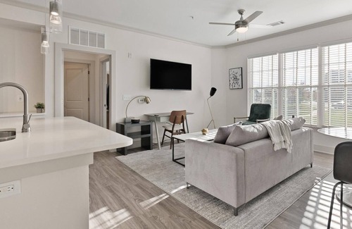Short Pump Apartment | Modern Apartment in Prime Location (ID4420X29)