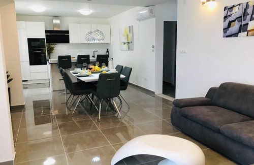 Cove Basina (Jelsa) Apartment | Modern apartment in villa on island Hvar 2.