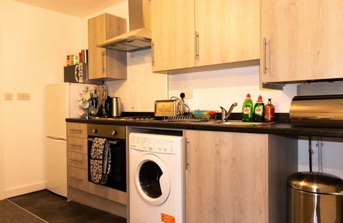 George Green Apartment | Modern Apartment Minutes Away From Heathrow