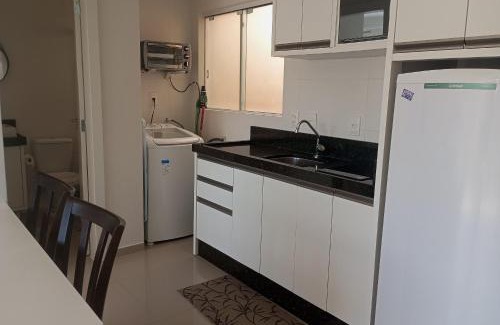 Pioneiros Apartment | Modern apartment near the BC Ferris Wheel MBH0601