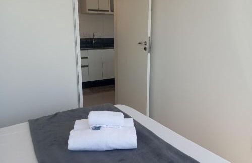 Pioneiros Apartment | Modern apartment near the BC Ferris Wheel MBH0601
