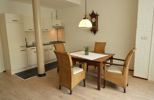 Strucht Apartment | Modern Apartment in Schin op Geul near Valkenburg