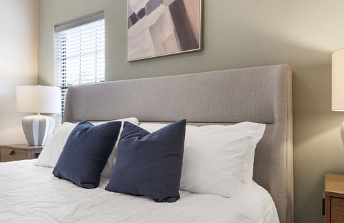 Portland Apartment | Modern Apartment in Prime Location (ID7908X30)