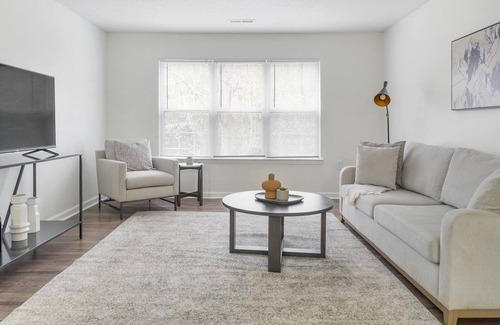 Holly Springs Apartment | Modern Apartment in Prime Location (ID8183X77)