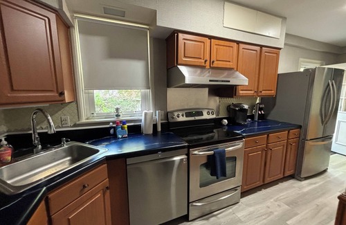 Perry North Apartment | Modern apartment w/fitness room, AC, WiFi. close to stadiums and downtown