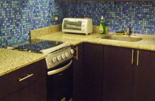 Granada Condo | Modern Apartment w/pool