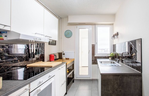 Mulhouse Apartment | Modern Apartment with Panoramic View in Mulhouse – 10th Floor