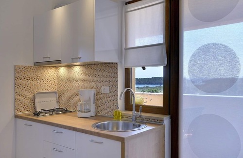 Vinkuran Apartment | Modern apartment with access to balcony including sea view
