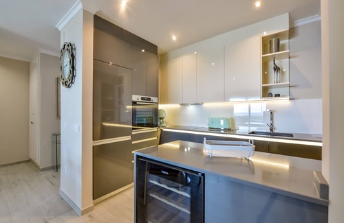 Calpe Apartment | Modern apartment with large, 40 sqm terrace 1st line, with fiber optic connection