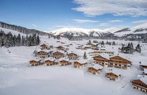Hochkrimml Apartment | Modern apartment with mountain view, sauna, and close to the slopes