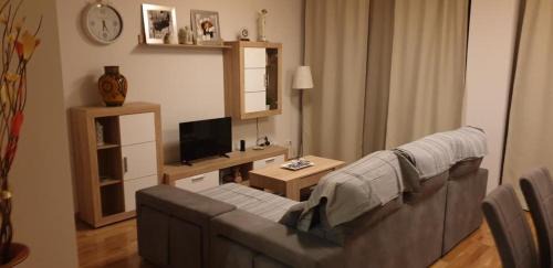 Yepes Apartment | Modern Apartment with Mountain View in Yepes 95 m² + Balcony