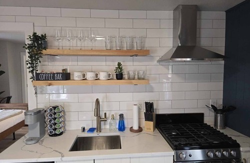 Fifth Ward Apartment | Modern Apt in Walker's Point