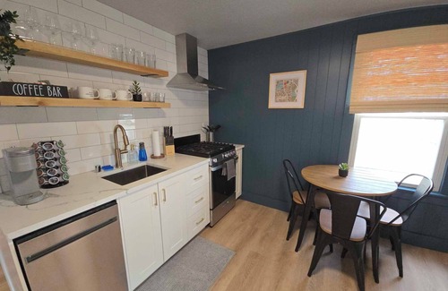 Fifth Ward Apartment | Modern Apt in Walker's Point