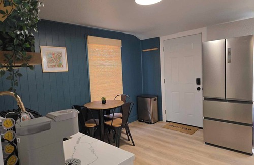 Fifth Ward Apartment | Modern Apt in Walker's Point