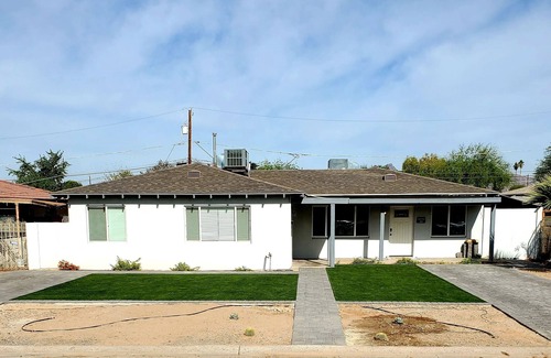 Camelback East House | Modern Arcadia lite bungalow