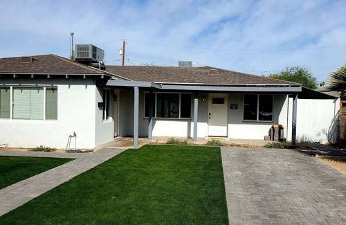 Camelback East House | Modern Arcadia lite bungalow