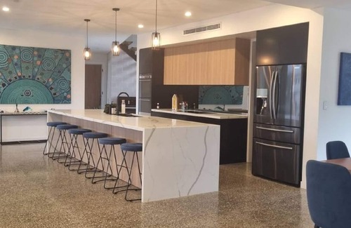 Currumbin Waters House | Modern architecturally designed creek frontage property n