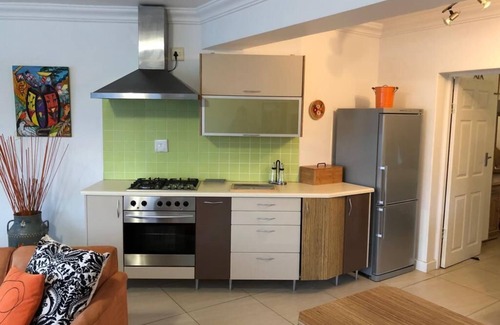 Bluewater Bay Apartment | Modern Beach apartment
