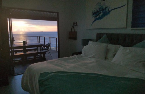 Mtwalume Villa | Modern Beachfront Unit with Breathtaking Seaview's