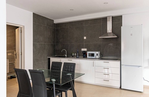 Arrieta Apartment | Modern beachside apartment Punta Mujeres