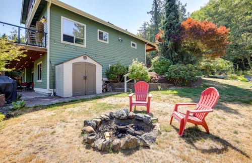 Sudden Valley Apartment | Modern Bellingham Retreat Near Galbraith Mountain!