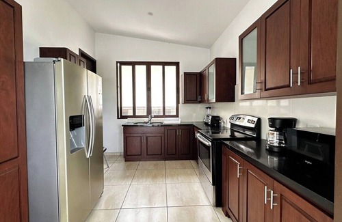 Antiguo Cuscatlan House | Modern Big House with Stunning Views in Nuevo Cuscatlan!n